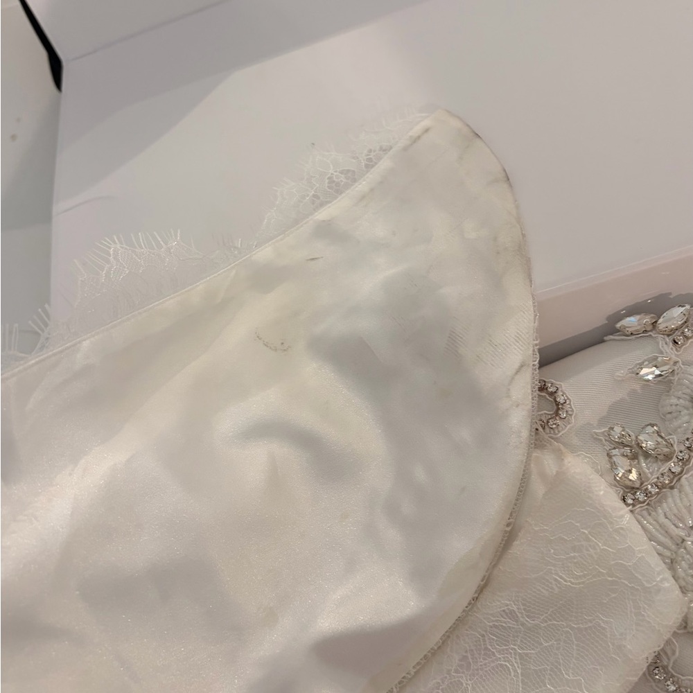 Embellished White Strapless Mini Dress with Choker and Lace Gloves - Picture 4 of 5